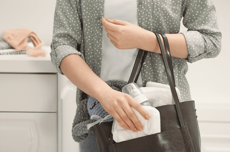 17 Diaper Bag Essentials in 2023 – The Ultimate Checklist